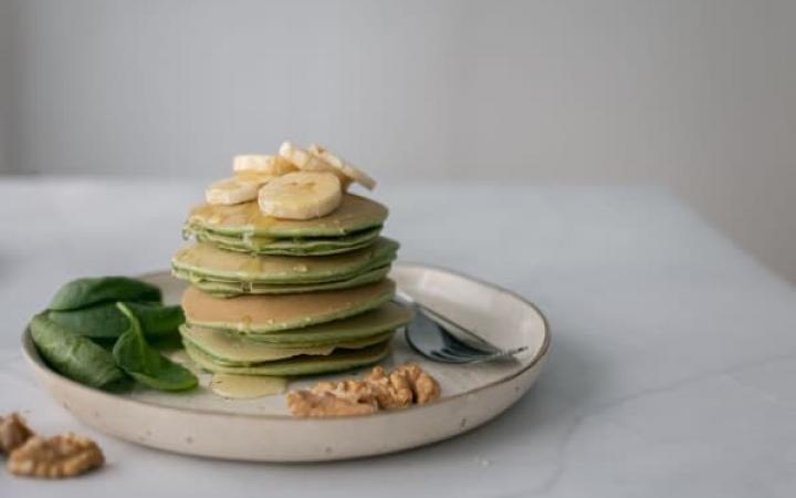 Recette vegan sucrée-salée : Les pancakes aux épinards